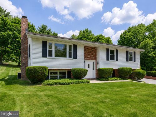 2810 Harrisburg Pike, Lancaster, PA, 17601-1806 | Card Image