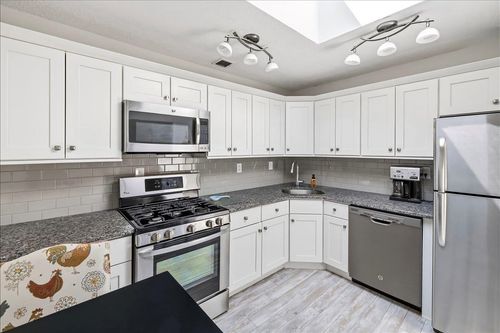 phb-1150 River Rd, Edgewater, NJ, 07020-1334 | Card Image