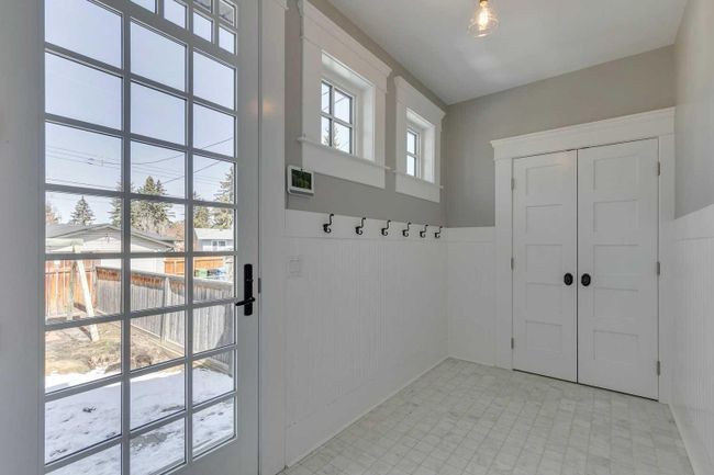 51 White Oak Crescent Sw, Home with 5 bedrooms, 3 bathrooms and 3 parking in Calgary AB | Image 18