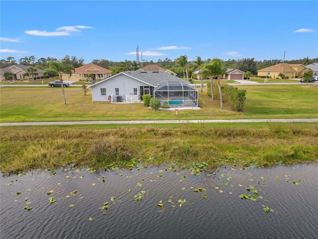12950 Sw Pembroke Cir S, House other with 3 bedrooms, 2 bathrooms and null parking in LAKE SUZY FL | Image 6