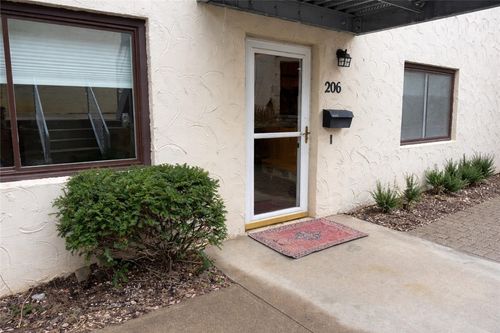 206 Bay Village Dr, Irondequoit, NY, 14609-1908 | Card Image