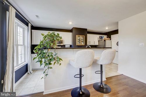 1636 S Taylor St, ARLINGTON, VA, 22204-4021 | Card Image