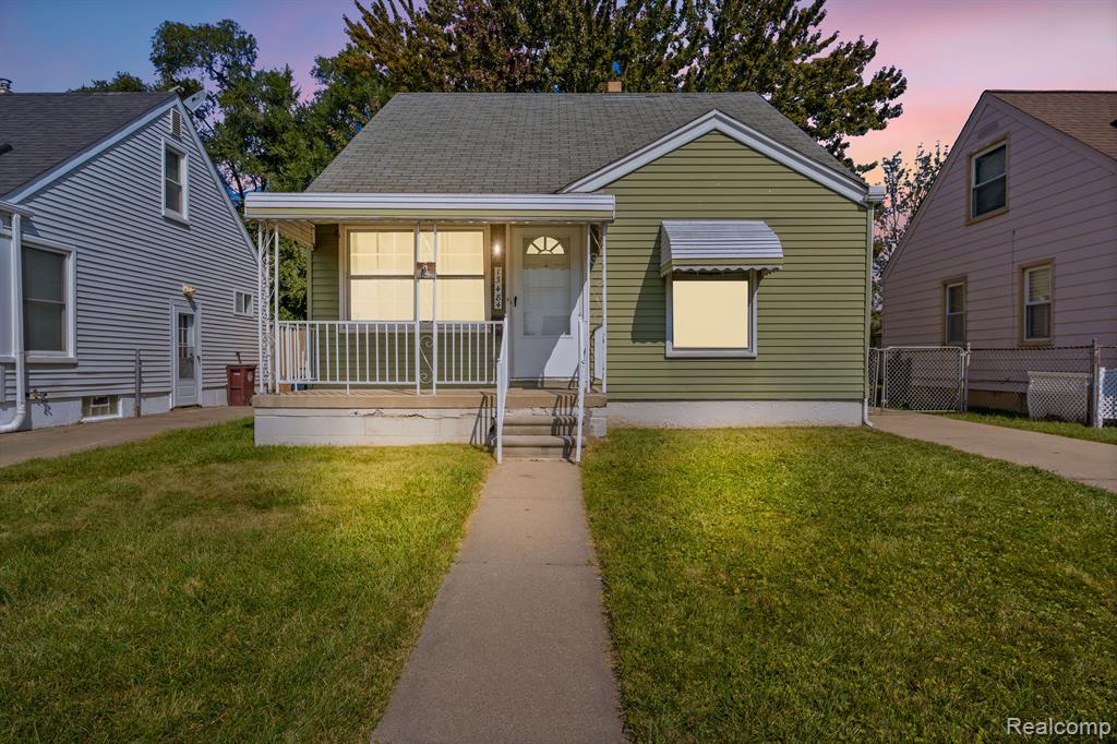 Backus St, Southgate, MI 48195
