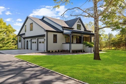 17 Moriches Ave, East Moriches, NY, 11940-1200 | Card Image