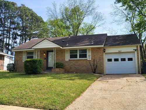 747 Crest Dr, Jonesboro, AR, 72401-7006 | Card Image