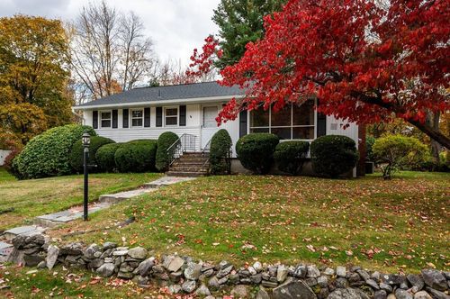 40 Carol Ave, Salem, NH, 03079-4453 | Card Image