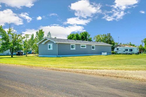 513 Railway Ave, Brant, AB, T0L0L0 | Card Image