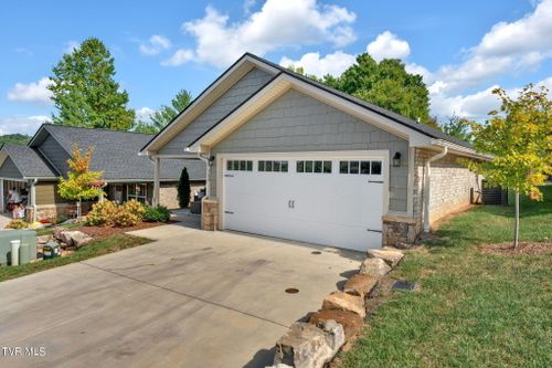 508 Hickory Tree Private Drive, Kingsport, TN, 37663 | Card Image