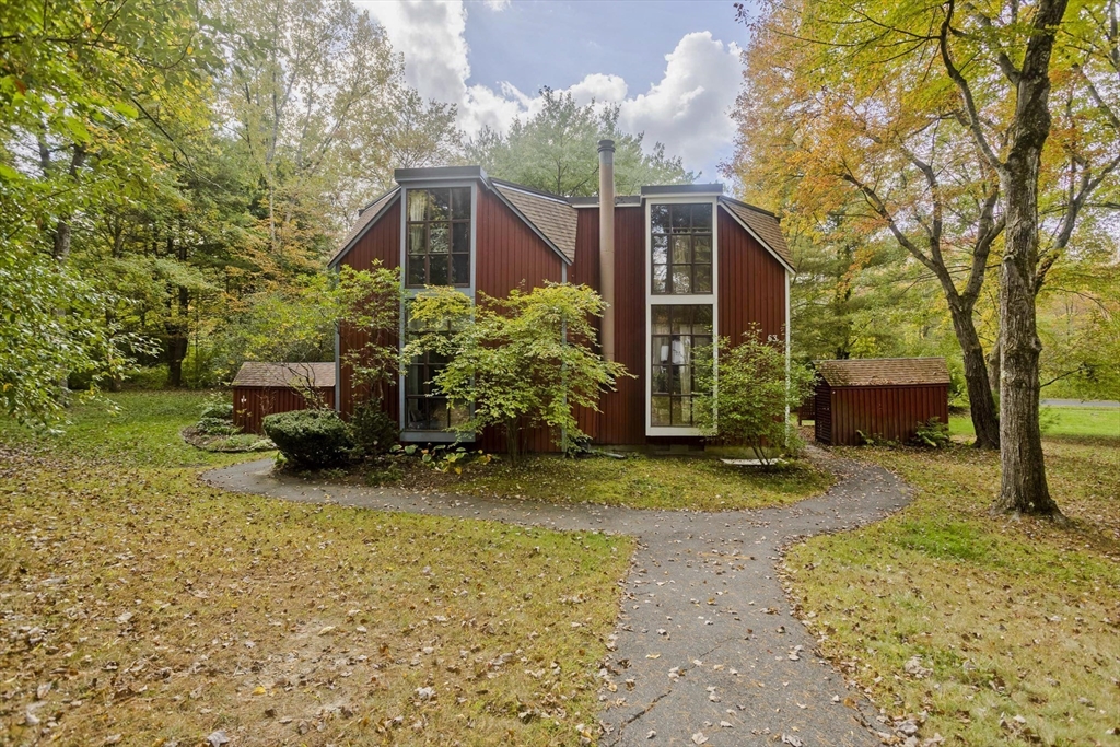 Pine Grv, Amherst, MA 01002