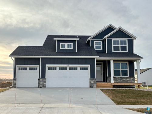 2005 N Valley View Rd Road, Sioux Falls, SD, 57107 | Card Image