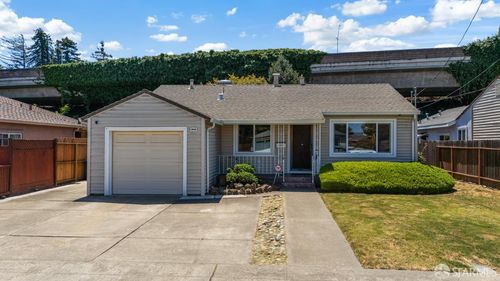 566 Empire St, Ashland, CA, 94580-1002 | Card Image