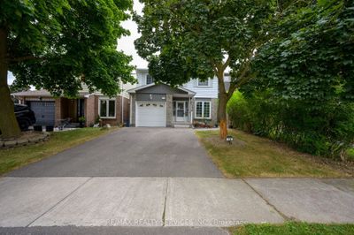 738 Briar Cres, House other with 4 bedrooms, 4 bathrooms and 3 parking in Milton ON | Image 1