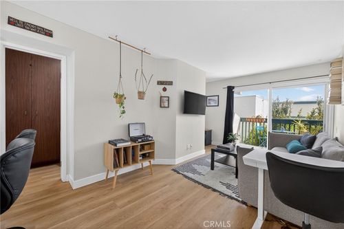 204-4060 Huerfano Ave, San Diego, CA, 92117-5205 | Card Image