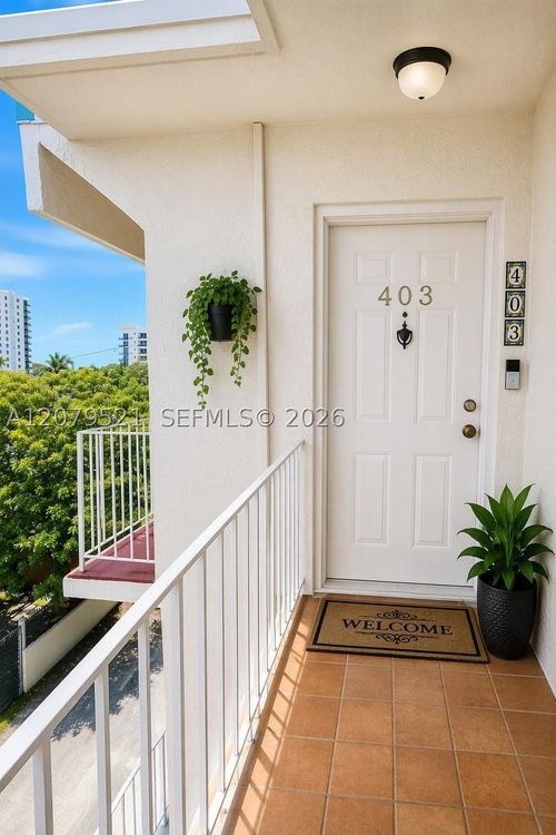 403-2138 Sw 6th St, Miami, FL, 33135-3263 | Card Image