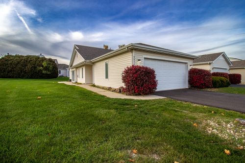9976 Pheasant Ln, Saint John, IN, 46373-9259 | Card Image