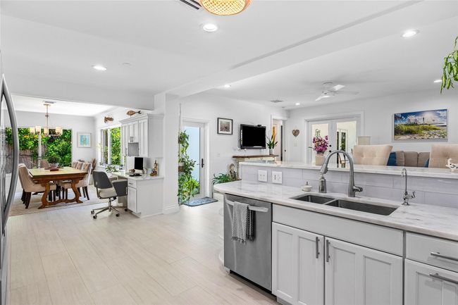 overlooks dining room | Image 12