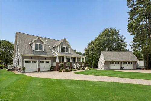 302 Dawson Dr, Seaford, VA, 23696-2504 | Card Image