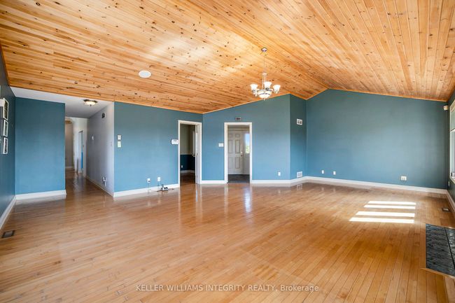 898 Kitley Line 2, House other with 3 bedrooms, 3 bathrooms and 10 parking in Jasper ON | Image 7