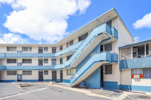 apt-2b-715 Umi St, Honolulu, HI, 96819-2340 | Card Image