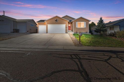 3709 Laramie St, Cheyenne, WY, 82001-1883 | Card Image