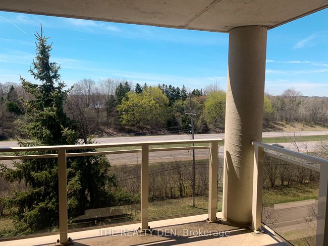 603 - 8 Christopher Crt, Condo with 2 bedrooms, 2 bathrooms and 1 parking in Guelph ON | Image 6