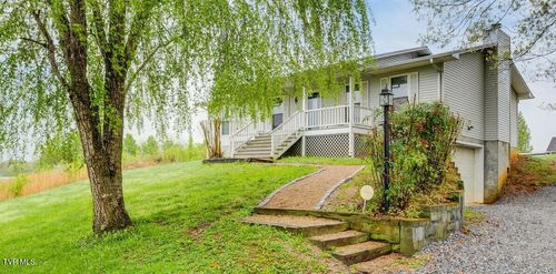 120 Lynnwood Dr, Johnson City, TN, 37615-3600 | Card Image