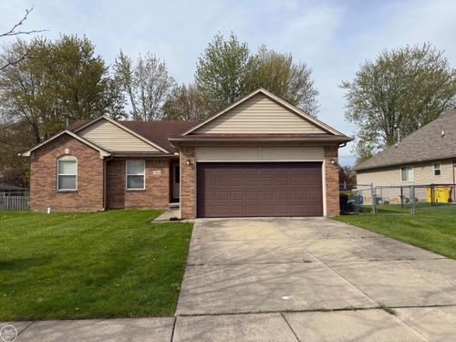 51819 Kings Pointe Dr, New Baltimore, MI, 48047-6351 | Card Image