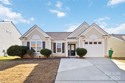 7442 Stone Mountain Ct, Charlotte, NC, 28262-4223 | Card Image