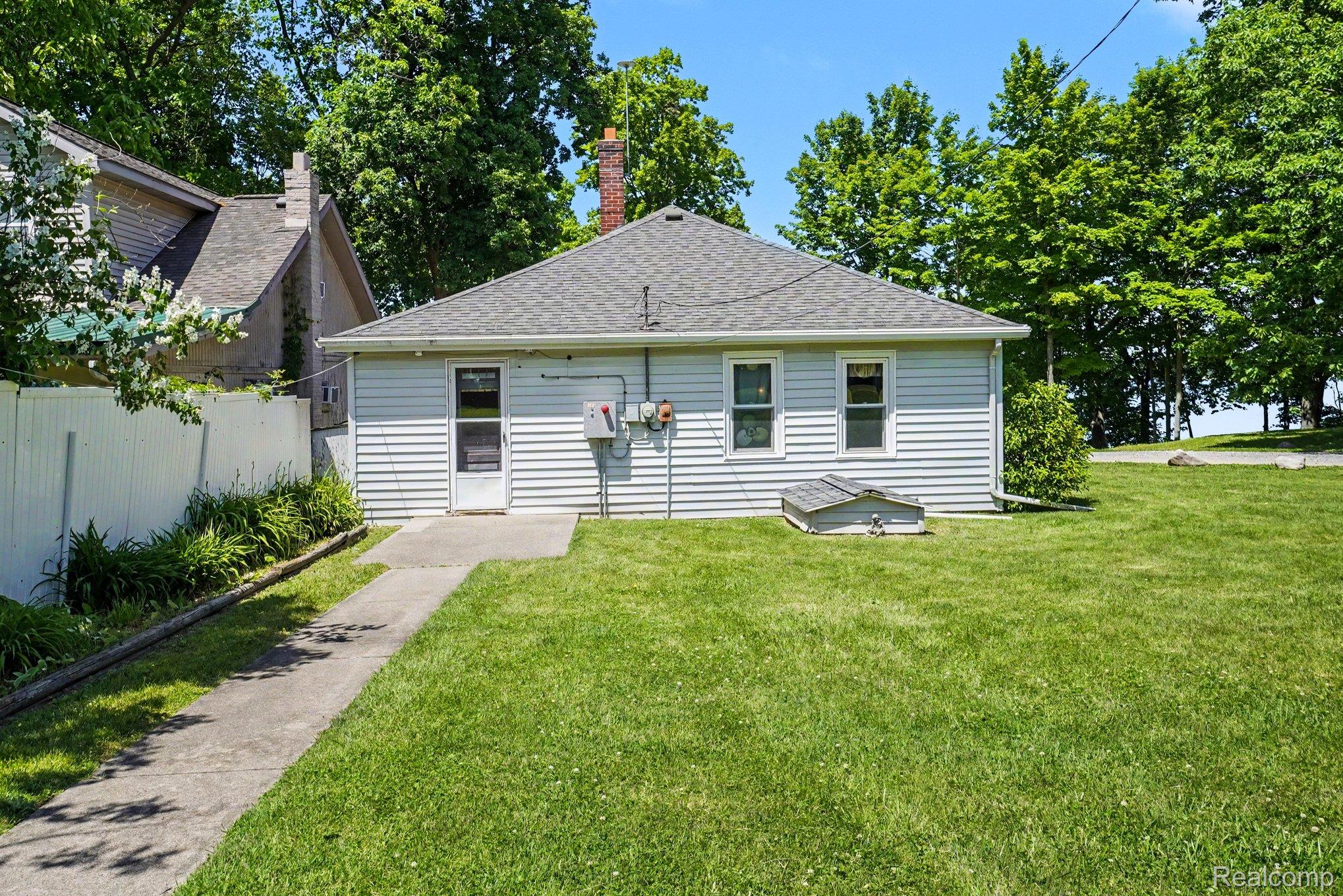 Residential in Elba Township 3