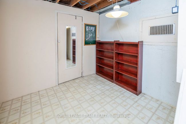 24 Ellery Cres, House other with 3 bedrooms, 2 bathrooms and 4 parking in Nepean ON | Image 35