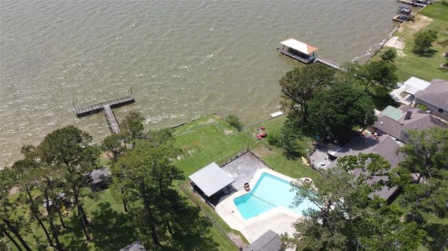 Community fishing pier, park, and pool. | Image 30