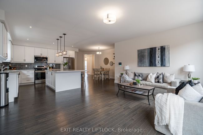 8 Station Dr, House other with 3 bedrooms, 3 bathrooms and 4 parking in Millbrook ON | Image 16