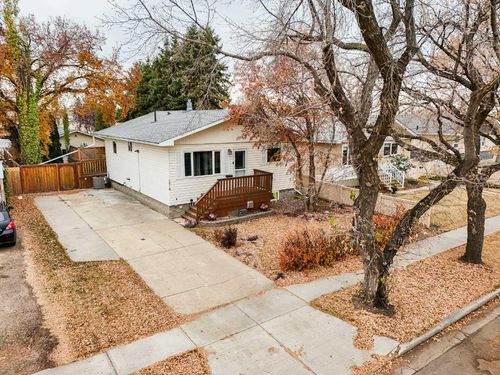 5218 45 St, Camrose, AB, T4V1E9 | Card Image