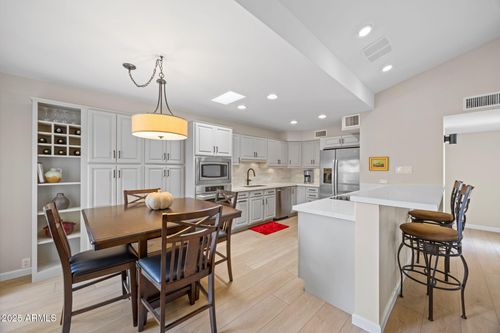 320-4800 N 68th St, Scottsdale, AZ, 85251-1102 | Card Image