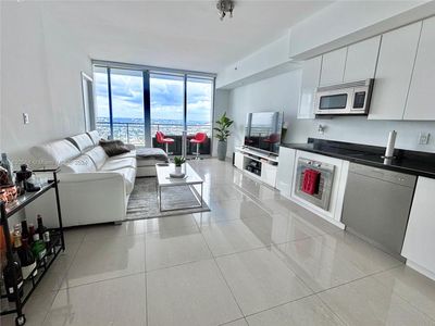 4407 - 92 Sw 3 St, Condo with 1 bedrooms, 1 bathrooms and null parking in Miami FL | Image 1