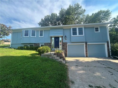 7307 E 122nd St, Grandview, MO, 64030-1249 | Card Image
