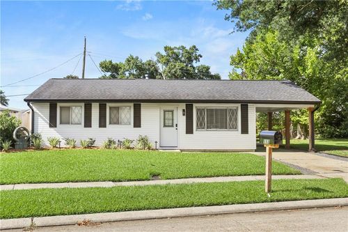 113 Valentine Dr, Avondale, LA, 70094-2744 | Card Image