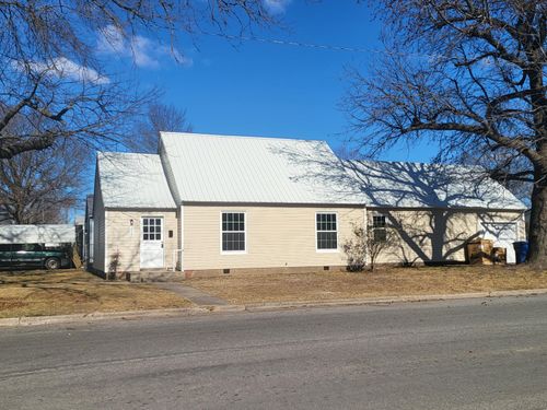 900 J St Nw, Miami, OK, 74354-4242 | Card Image