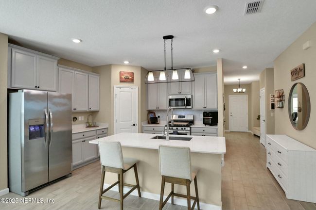 3922 Cloverdale Ct, House other with 3 bedrooms, 2 bathrooms and null parking in MIDDLEBURG FL | Image 7