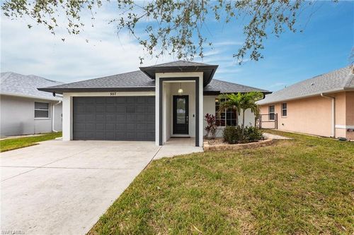 557 102nd Ave, NAPLES, FL, 34108-3210 | Card Image