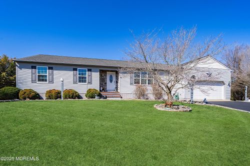 4 Willow Oak Dr, Cookstown, NJ, 08511-1025 | Card Image