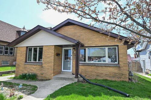 817 Montana Avenue, SOUTH MILWAUKEE, WI, 53172 | Card Image