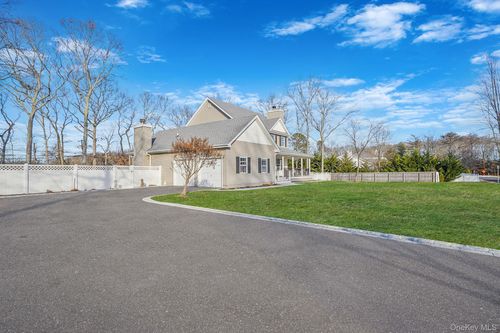 7 Sander Ct, Middle Island, NY, 11953-2074 | Card Image