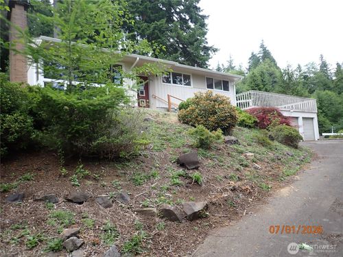 620 W Harriett Ave, Montesano, WA, 98563-1103 | Card Image