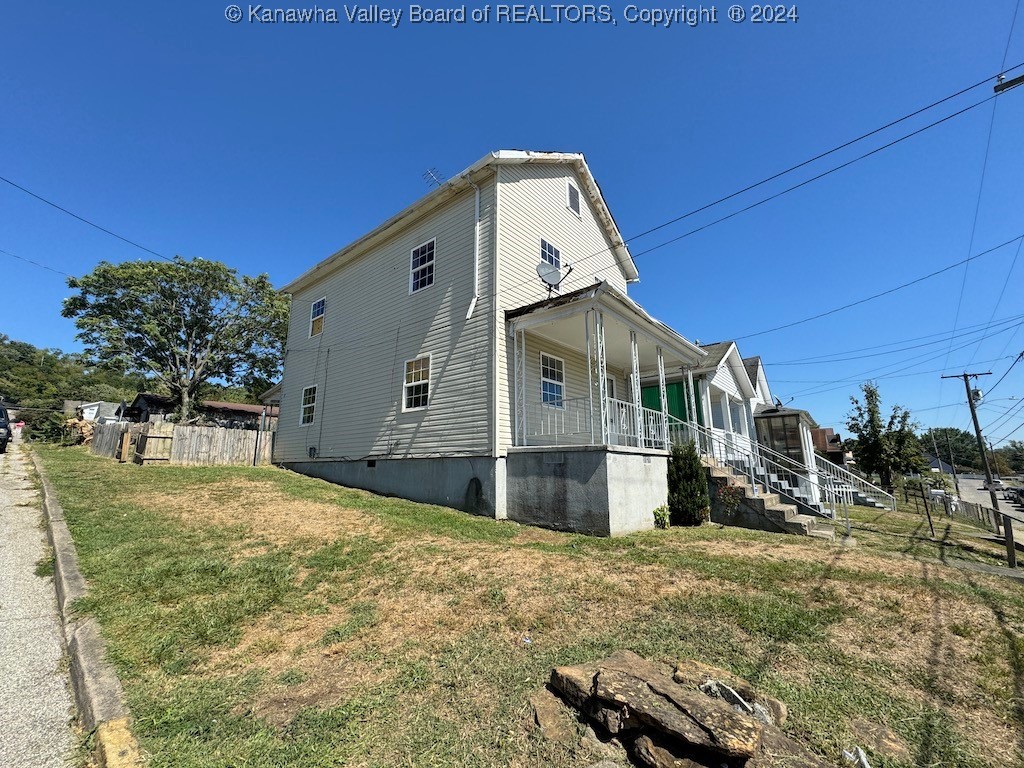 Stuart St, Charleston, WV 25302