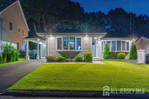40 Buttonwood Dr, Parlin, NJ, 08859-1110 | Card Image