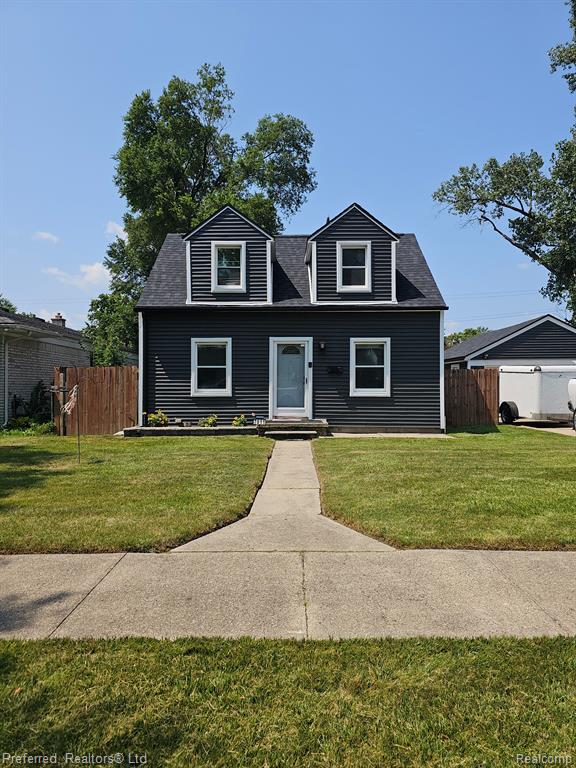 Belton St, Garden City, MI 48135