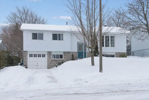 208 Park St, Cannington, ON, L0E1E0 | Card Image