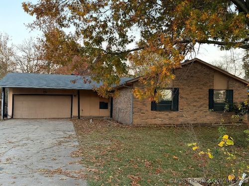 3217 S 211th East Ave, Broken Arrow, OK, 74014-5142 | Card Image