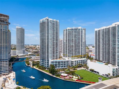 3212-90 Sw 3rd Street, Miami, FL, 33130 | Card Image